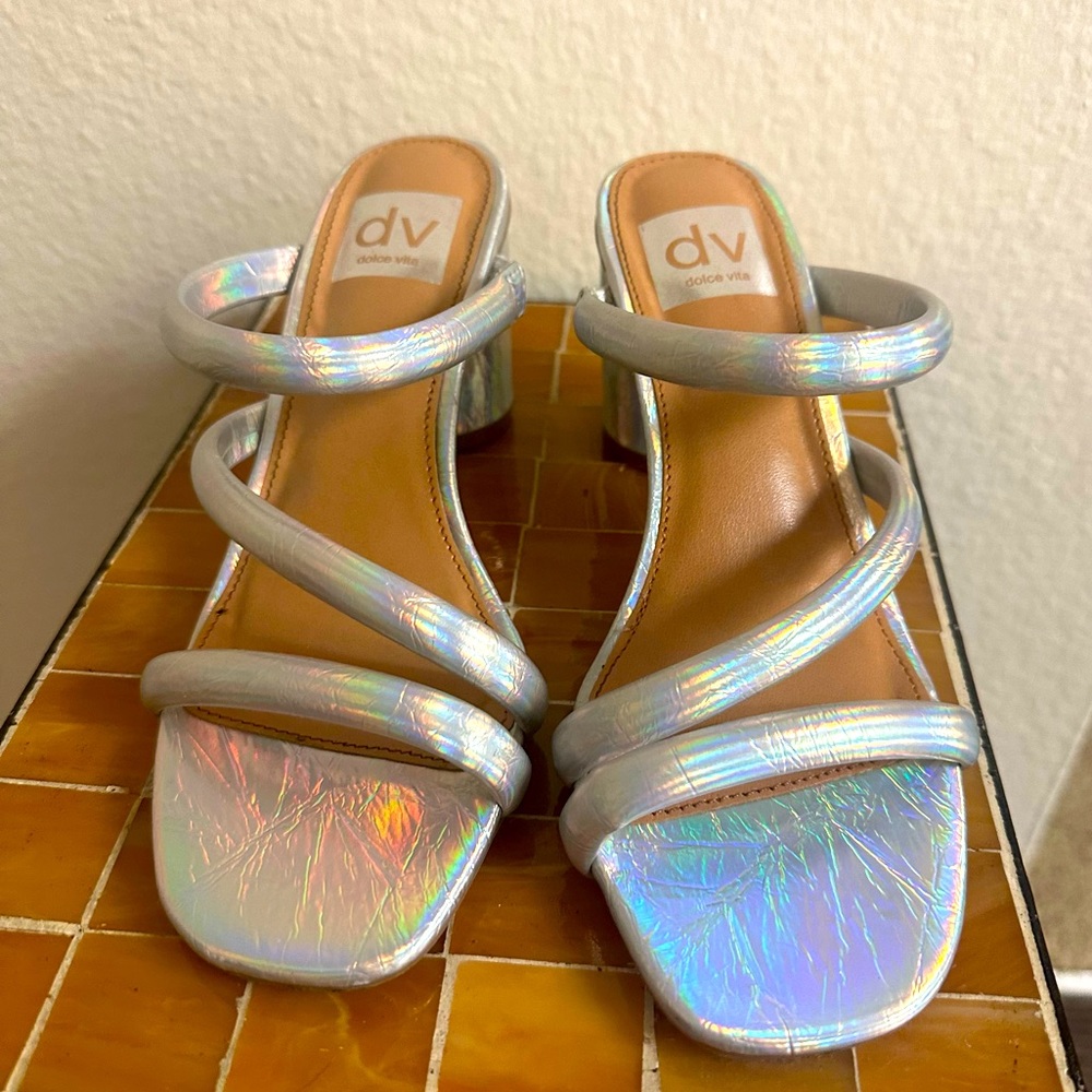 Dolce vita summer sandals with chunky heel. Silver iridescent size 6